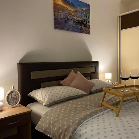 Apartman Ns Dan Centar Нови Сад Екстериор снимка